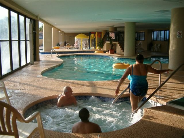 hotelswimmingpool.jpg