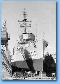 photo of USS Spangler DE-696 in Subic Bay Drydock, PI